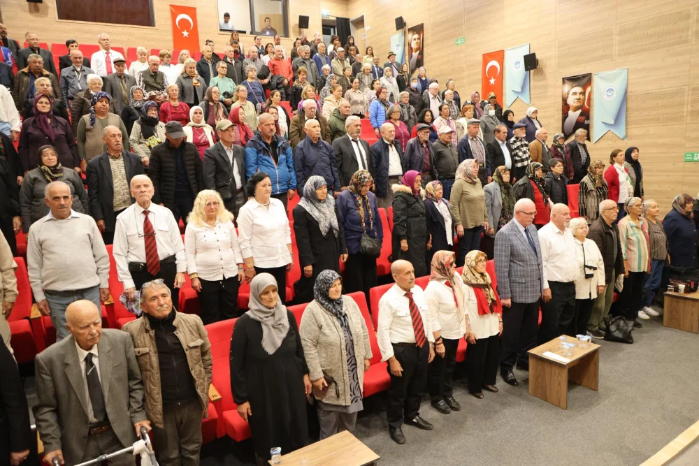 ODUNPAZARI’NDA 1 EKİM DÜNYA YAŞLILAR GÜNÜ KUTLANDI  “BİR ÖMÜRLÜK EMEĞE SONSUZ SAYGI”