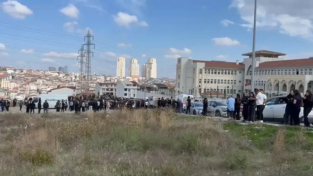 İstanbul Esenyurt'ta lisede kavga!