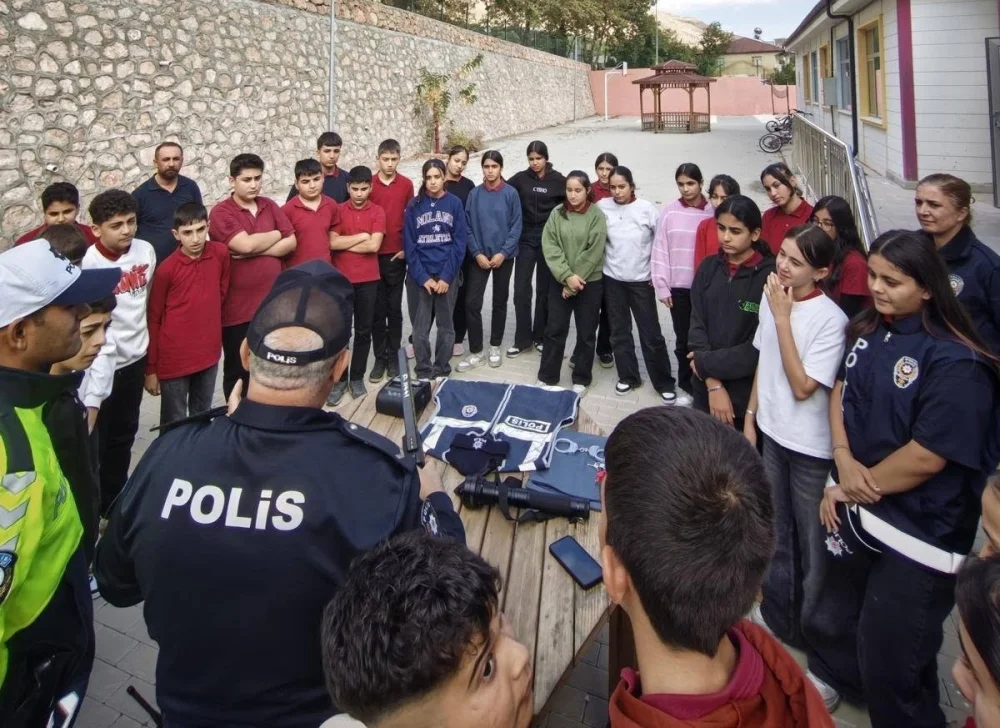 Tut’ta Öğrencilere Trafik ve Güvenlik Eğitimi Verildi