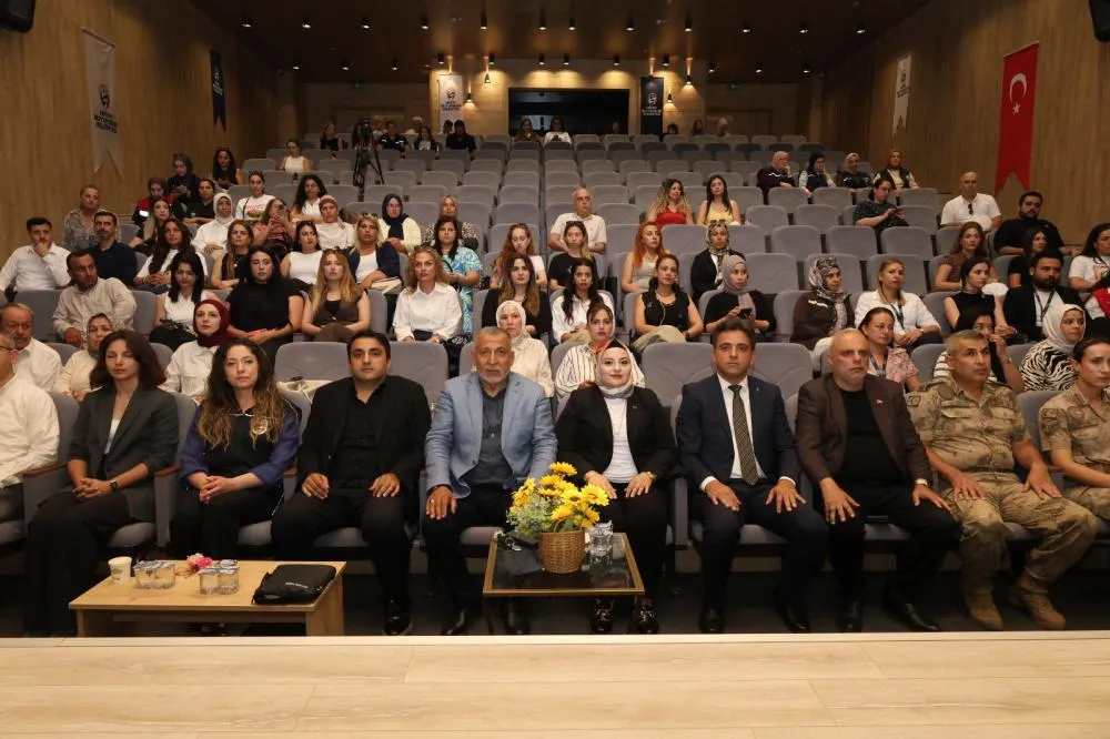 HATAY’DA KORUYUCU AİLE FARKINDALIK PANELİ DÜZENLENDİ
