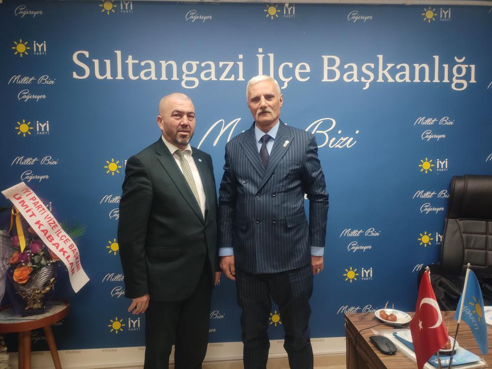 Sultangazi İYİ Parti ilçe başkanı Kemal Karuç Uha haber Sultangazi temsilcisi Hüsnü Değirmenci'yi makamında kabul etti.